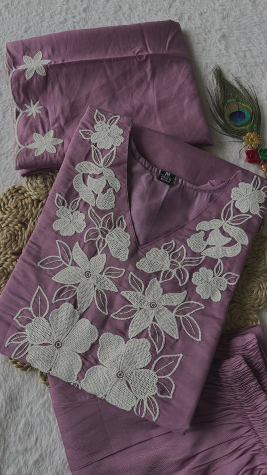 Ice wine Straight Art Embroidery Silk Kurta Set